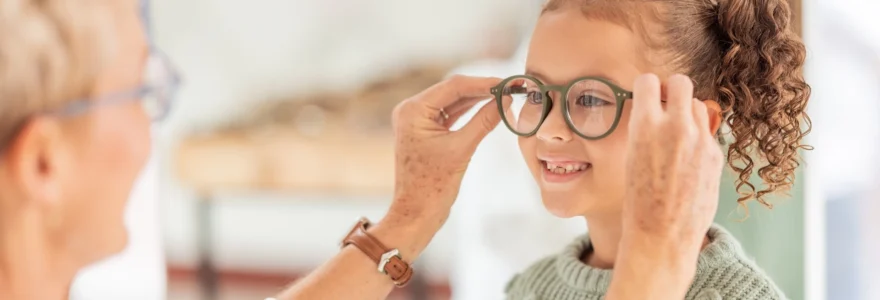 comment-initier-un-enfant-a-porter-ses-lunettes-avec-plaisir-et-confiance